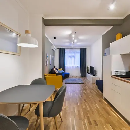 Lejlighed Pieces Of Nature In A Stylish One-bedroom Flat By Flat Mаnager